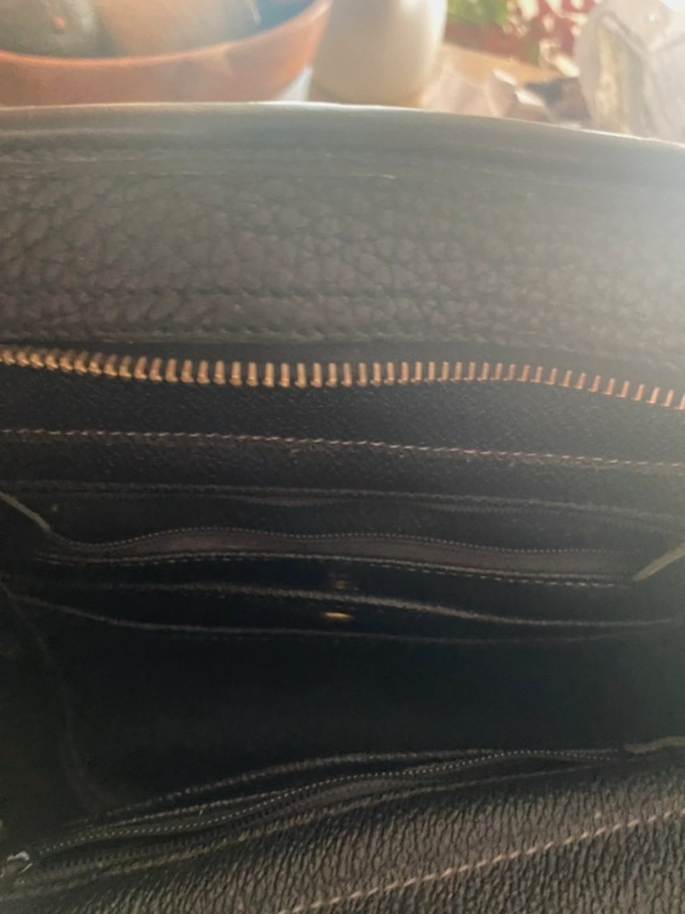 Dooney and Bourke classic Black Leather Tote Handbag with Gold Hardware - Picture 9 of 10